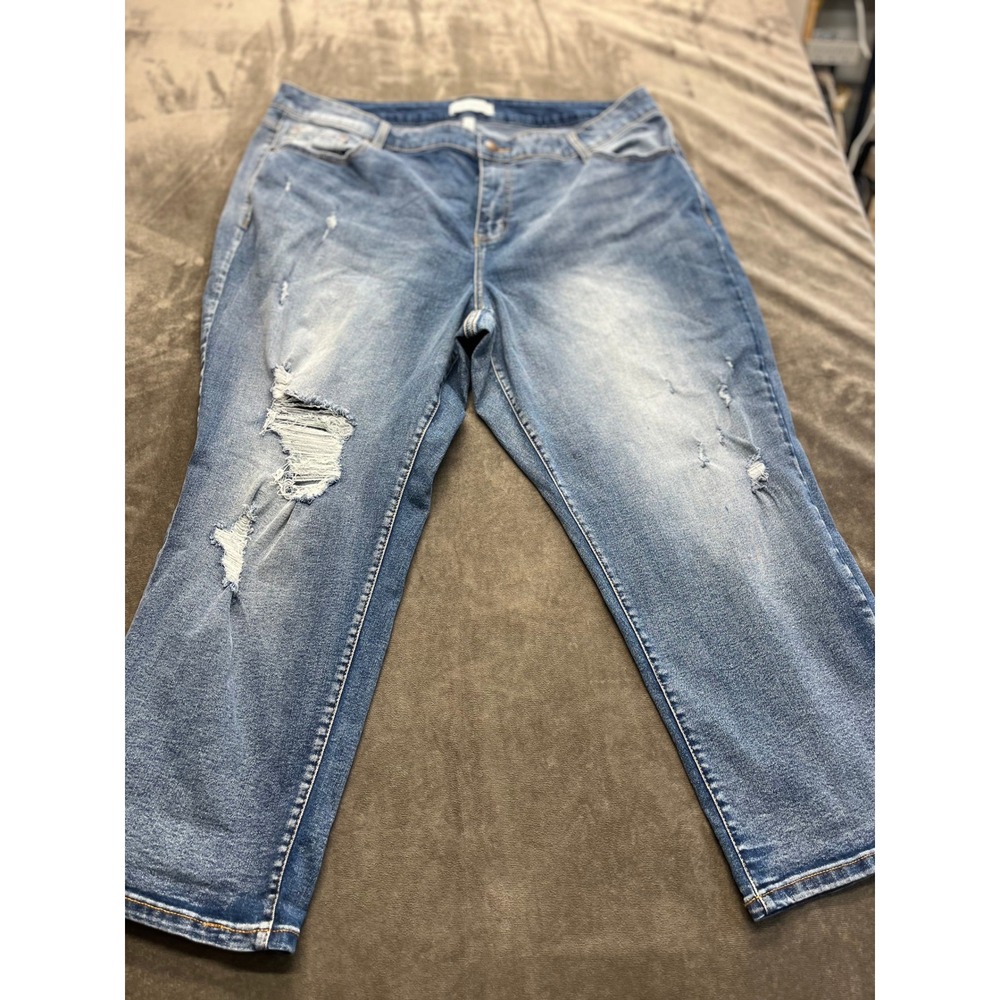 Lane Bryant Mid-Rise Boyfriend Capri Jeans‎ Blue Distressed Flex Waist Size 18